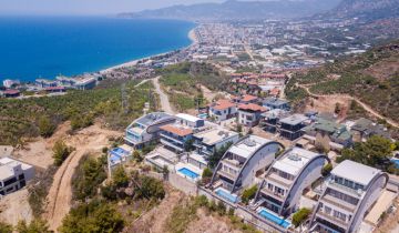 Detached Luxury Villa in Kargıcak For Sale