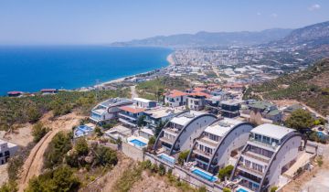 Detached Luxury Villa in Kargıcak For Sale