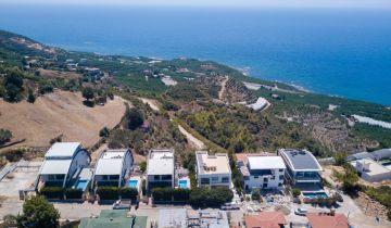 Detached Luxury Villa in Kargıcak For Sale