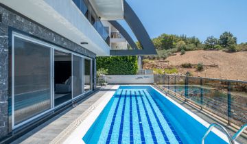 Detached Luxury Villa in Kargıcak For Sale